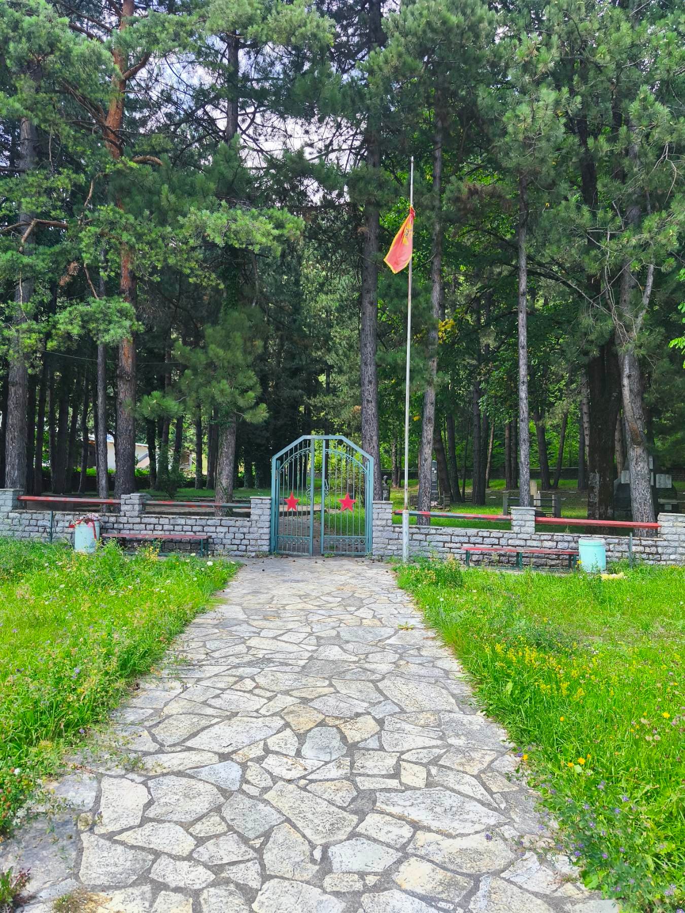 Partizansko groblje u Podbišću